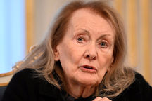 Mối tình bí mật gây chấn động của nữ nhà văn đoạt giải Nobel Văn học