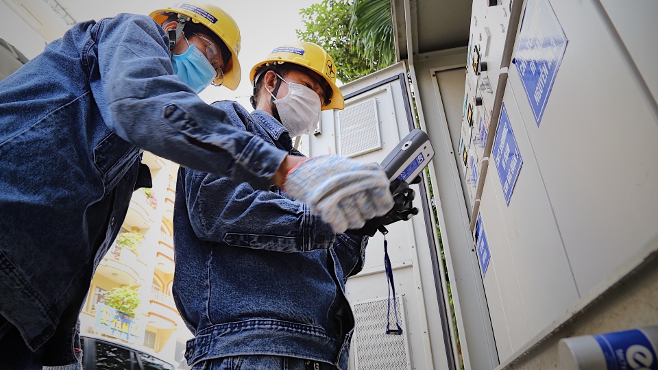 Người thợ điện với 30 sáng kiến, giúp doanh nghiệp tiết kiệm hàng tỷ đồng - 7 Người thợ điện với 30 sáng kiến, giúp doanh nghiệp tiết kiệm hàng tỷ đồng - 7