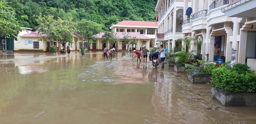 Sơn La: Mưa lớn, nhiều trường ngập lụt trước ngày khai giảng - 3 Sơn La: Mưa lớn, nhiều trường ngập lụt trước ngày khai giảng - 3