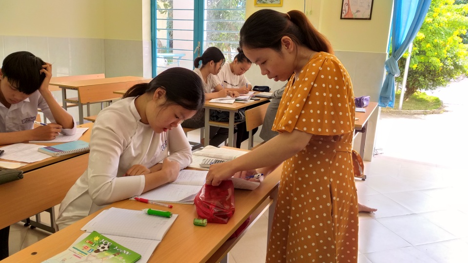Lớp học cộng đồng miễn phí cho trẻ em nghèo - 4 Lớp học cộng đồng miễn phí cho trẻ em nghèo - 4