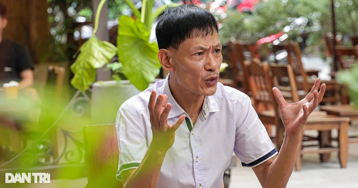 View - Nghệ sĩ 15 năm đóng Bác Hồ từng khóc trên sân khấu, kể hậu trường hóa trang | Báo Dân trí