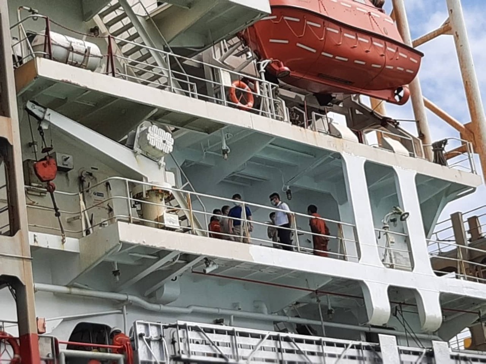 Cách ly con tàu từ vùng dịch corona Trung Quốc cập cảng Nhà Bè - 2