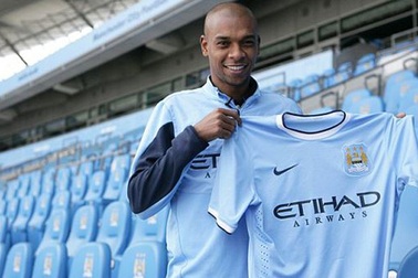 Chi 30 triệu bảng, Man City chính thức có Fernandinho