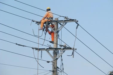 Cách chức cán bộ điện lực “xén” quà Tết của thuộc cấp