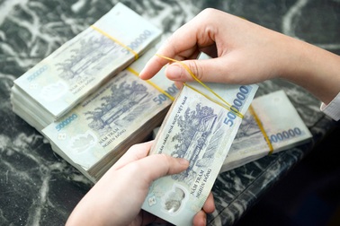 Rút tiền tỷ tiết kiệm gửi đại gia, cái bẫy ẩn sau lời "đường mật"