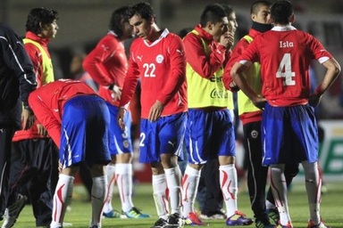 Phung phí cơ hội, Chile gục ngã trước Venezuela