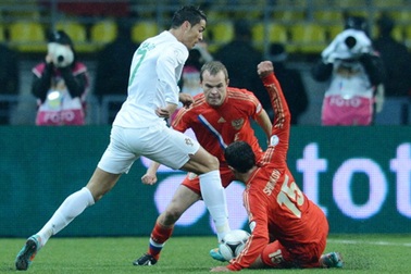C. Ronaldo bất lực, Bồ Đào Nha gục ngã trên đất Nga
