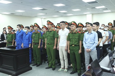 Cựu Phó phòng cảnh sát lừa đảo "chạy án" cho doanh nghiệp sữa giả