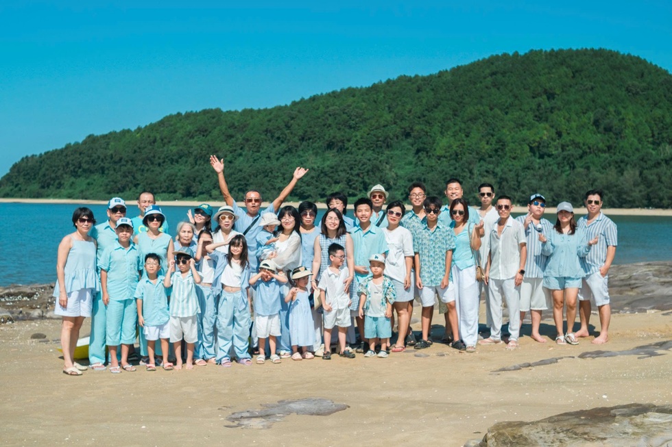 Gia đình gần 70 người ở Hà Nội họp mặt mỗi năm, tự may áo, có kịch bản - 7 Gia đình gần 70 người ở Hà Nội họp mặt mỗi năm, tự may áo, có kịch bản - 7