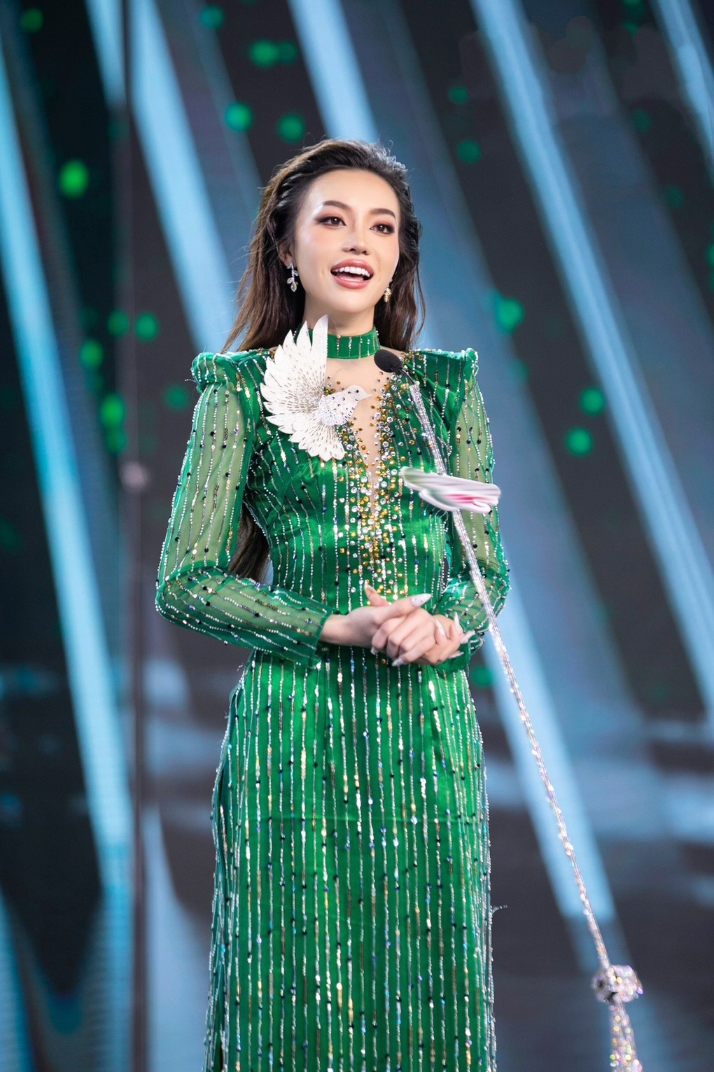 Mỹ nhân Trà Vinh lên tiếng về cú ngã tại chung kết Miss Grand Vietnam 2023 - 1 Mỹ nhân Trà Vinh lên tiếng về cú ngã tại chung kết Miss Grand Vietnam 2023 - 1