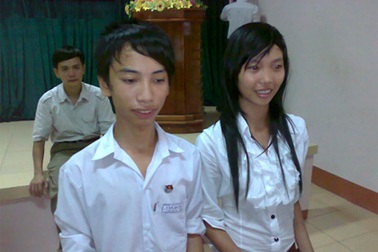 Học sinh nghèo trả lại tiền học bổng thừa