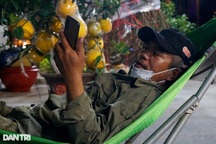 "Giao thừa năm nay, tôi sẽ gặp vợ con qua điện thoại..."