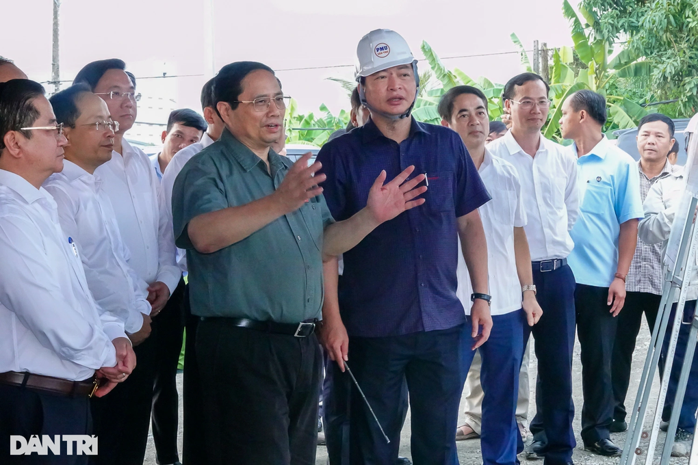 Thủ tướng thị sát, đôn đốc tiến độ thi công cao tốc các tỉnh miền Tây - 1 Thủ tướng thị sát, đôn đốc tiến độ thi công cao tốc các tỉnh miền Tây - 1