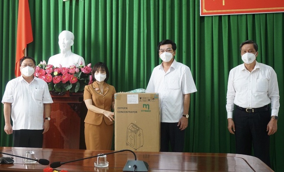 Ủng hộ 300 hộp sâm đến tuyến đầu chống dịch Covid-19 - 3 Ủng hộ 300 hộp sâm đến tuyến đầu chống dịch Covid-19 - 3