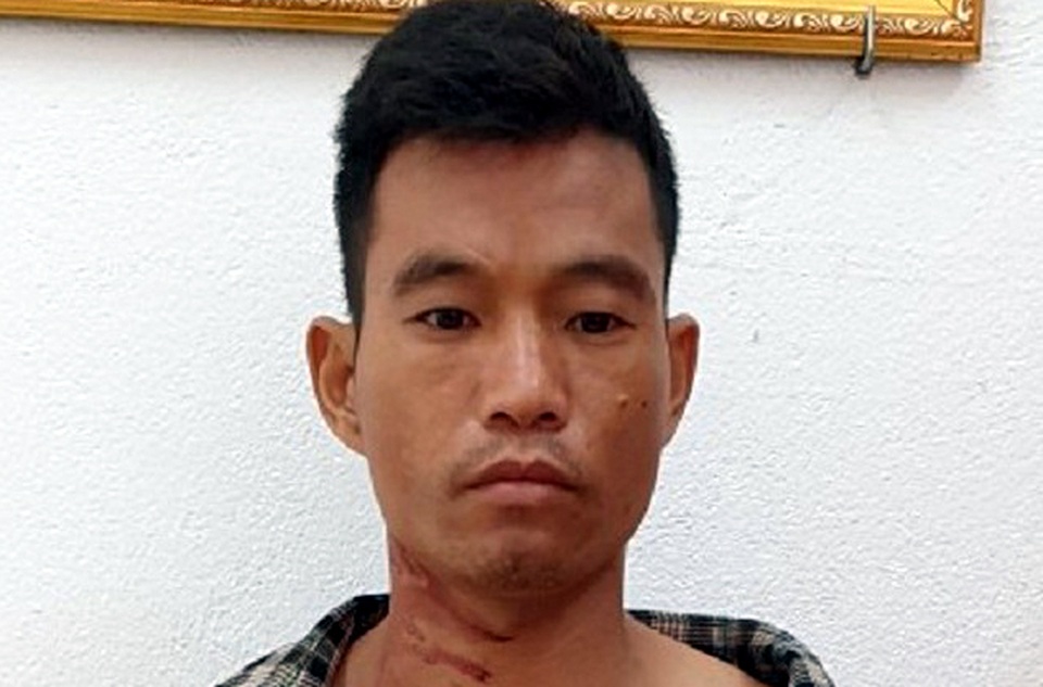 Hà Nội: Tranh giành khách mua hàng, người phụ nữ bị đâm trọng thương - 1 Hà Nội: Tranh giành khách mua hàng, người phụ nữ bị đâm trọng thương - 1