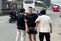 Bắt tên cướp biệt danh "Bờm" giật dây chuyền khiến một gia đình té ngã