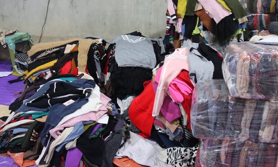 Hàng xách tay lách luật; gian thương tung chiêu lừa ngày Black Friday - 2 Hàng xách tay lách luật; gian thương tung chiêu lừa ngày Black Friday - 2