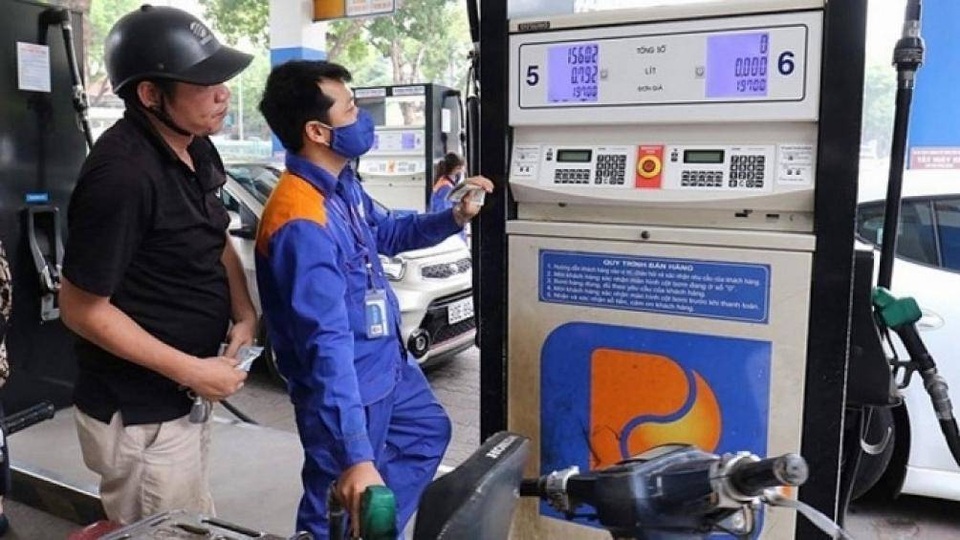 Triệu dân “nín thở” chờ chính sách mới về giá điện, giá xăng - 3 Triệu dân “nín thở” chờ chính sách mới về giá điện, giá xăng - 3