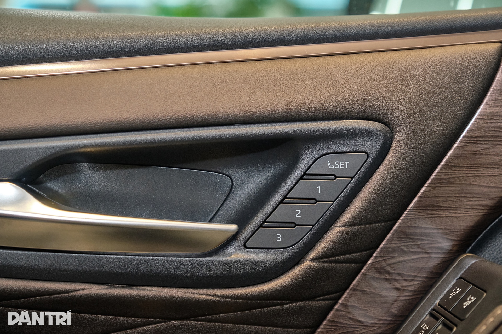 Khám phá Toyota Alphard mới, có gì để xứng danh chuyên cơ mặt đất? - 15 Khám phá Toyota Alphard mới, có gì để xứng danh chuyên cơ mặt đất? - 15