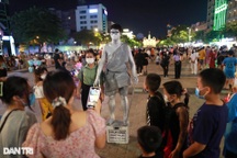 Chủ tịch TPHCM: Học hỏi Singapore để tổ chức các hoạt động về đêm