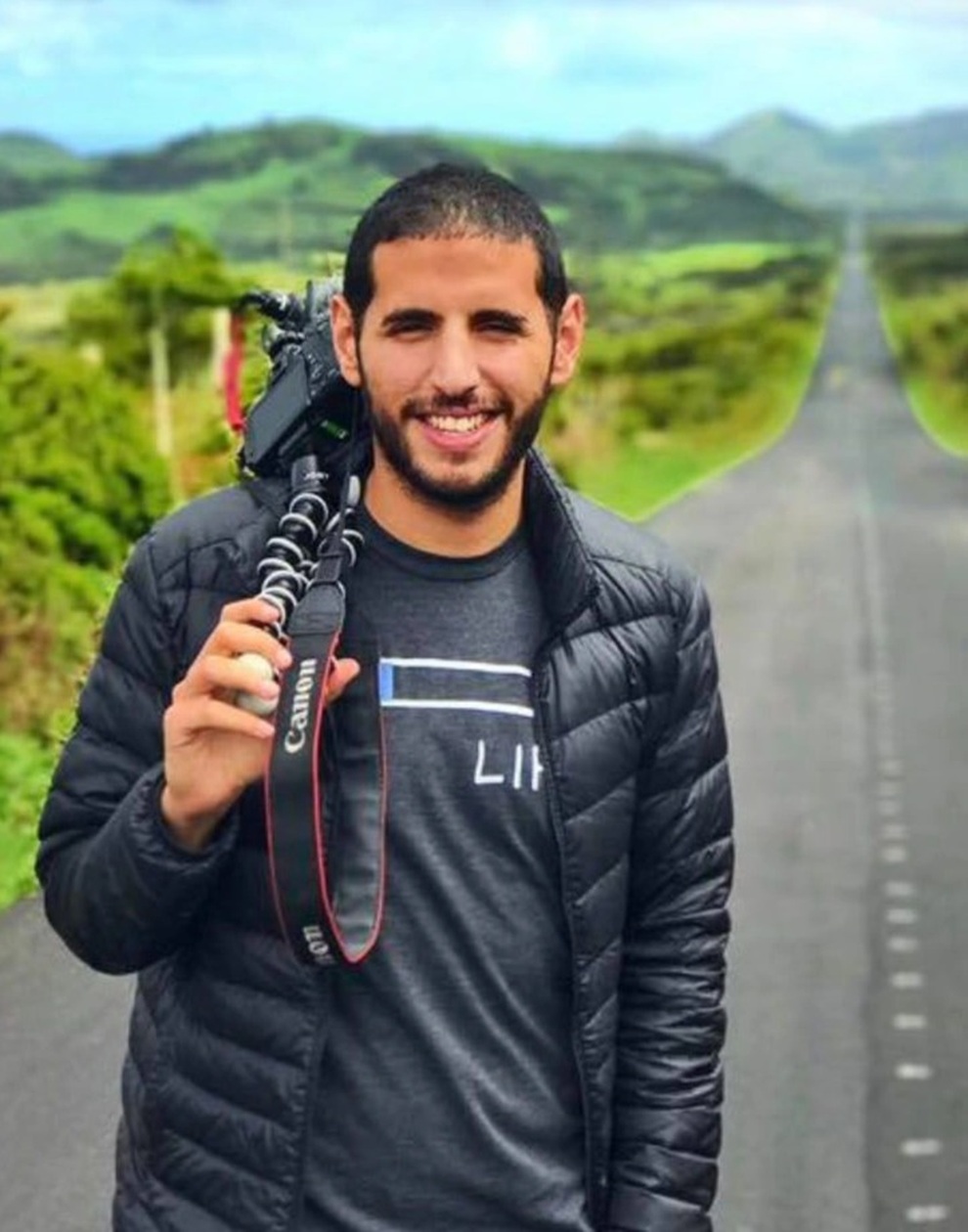 Vlogger nổi tiếng từng tới Việt Nam bị tẩy chay - 2 Vlogger nổi tiếng từng tới Việt Nam bị tẩy chay - 2