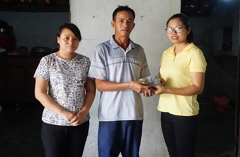Được bạn đọc Dân trí giúp đỡ, cô gái đã có tiền đi truyền máu - 1 Được bạn đọc Dân trí giúp đỡ, cô gái đã có tiền đi truyền máu - 1