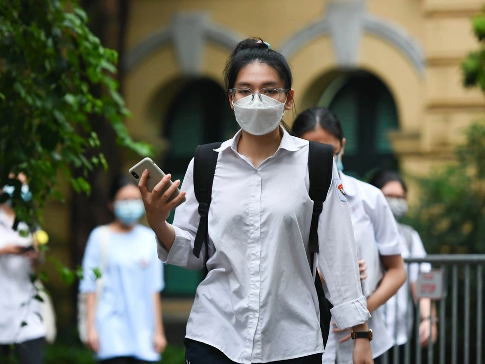 Hướng đi nào cho học sinh 2004 từ điểm chuẩn đại học gây sốc năm nay? - 1 Hướng đi nào cho học sinh 2004 từ điểm chuẩn đại học gây sốc năm nay? - 1
