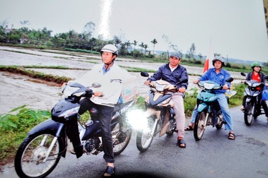 Đội cứu thương bằng… xe ôm ở Quảng Nam