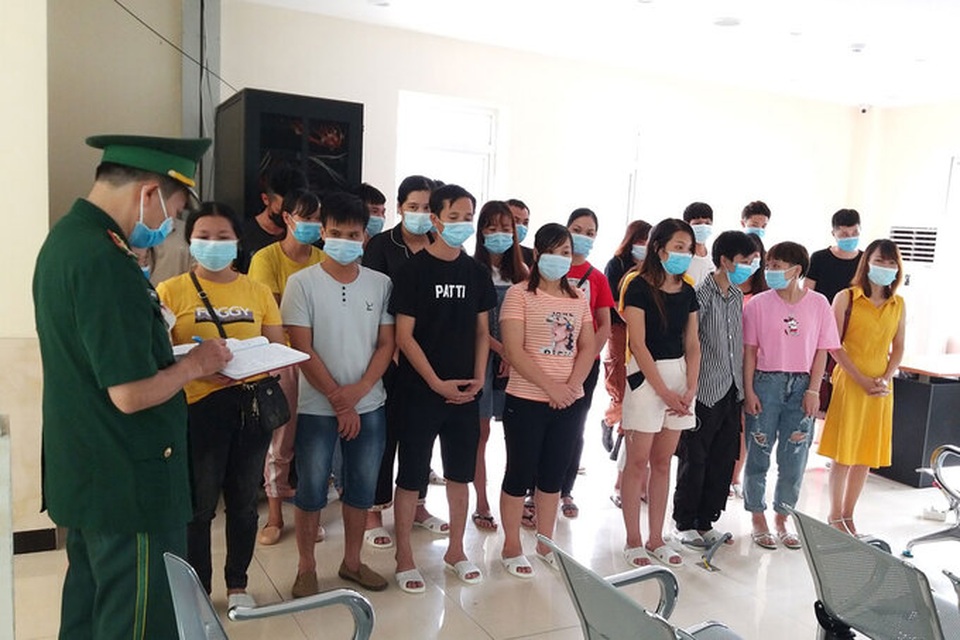 Hơn 30 người Việt từ Trung Quốc nhập cảnh trái phép về nước - 1 Hơn 30 người Việt từ Trung Quốc nhập cảnh trái phép về nước - 1