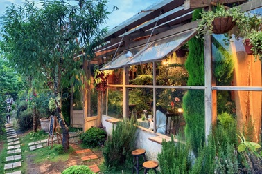 Quán cà phê đẹp như khu vườn thu nhỏ, nhiều góc "sống ảo" mê ly ở Đà Lạt