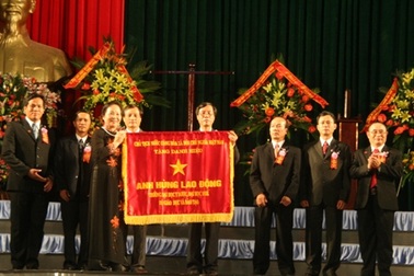 ĐH Y dược Huế đón nhận danh hiệu Anh hùng Lao động