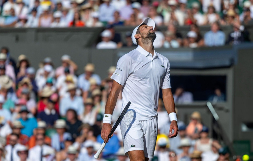 بعد هزيمة ديوكوفيتش، سينر يصل إلى نهائي ويمبلدون - 1 Đánh bại Djokovic, Sinner vào chung kết Wimbledon - 1