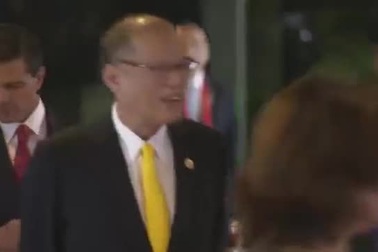 Chủ tịch Trung Quốc “cô đơn” trên thảm đỏ APEC