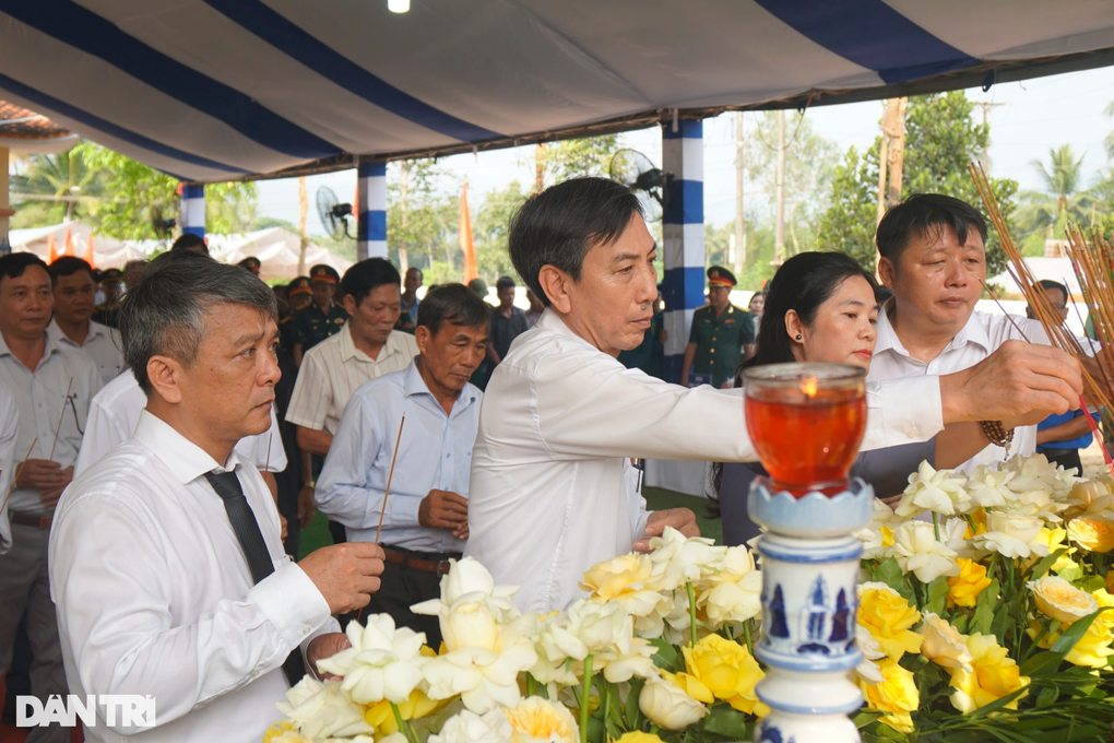 Gần 50 năm qua cha mẹ mãi trông ngóng anh về - 3 Gần 50 năm qua cha mẹ mãi trông ngóng anh về - 3