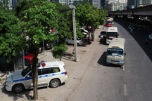 Nhìn từ trên cao nạn xe khách "bất trị" tại Hà Nội