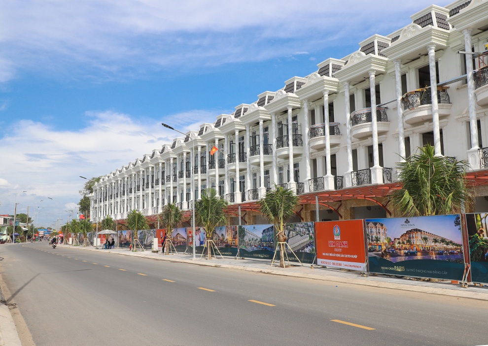 Nhà phố thương mại Royal Town: Hàng hiếm khó tìm - 2 Nhà phố thương mại Royal Town: Hàng hiếm khó tìm - 2