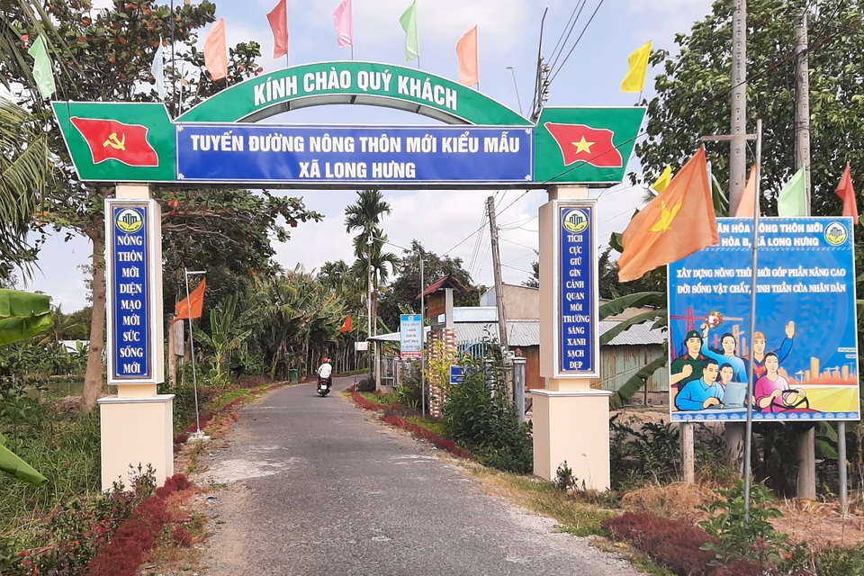 Ấn tượng những con đường hoa nông thôn mới kiểu mẫu ở Sóc Trăng - 1 Ấn tượng những con đường hoa nông thôn mới kiểu mẫu ở Sóc Trăng - 1