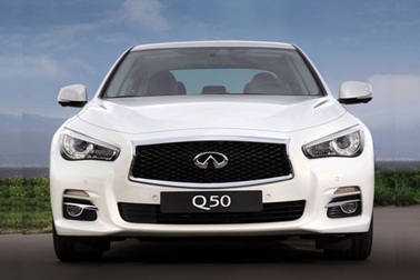 Nissan giới thiệu Infiniti Q50 hybrid tại Nhật Bản với tên Skyline