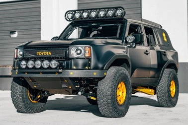 Chiếc Land Cruiser Prado 2024 được "độ" theo phong cách xe đua đường trường