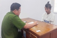 Người đàn ông vô cớ phóng hỏa thiêu rụi ô tô