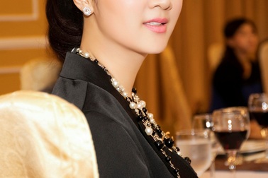 Hoa Hậu Đền Hùng Giáng My nổi bật trong buổi lễ nhậm chức Đại sứ Thiện chí