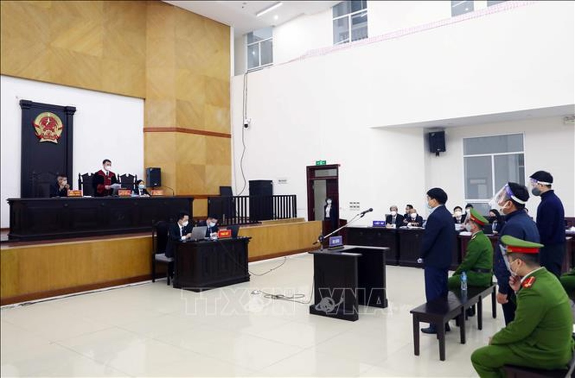 Cựu Chủ tịch Hà Nội Nguyễn Đức Chung bị đề nghị tuyên phạt 10 - 12 năm tù - 2 Cựu Chủ tịch Hà Nội Nguyễn Đức Chung bị đề nghị tuyên phạt 10 - 12 năm tù - 2