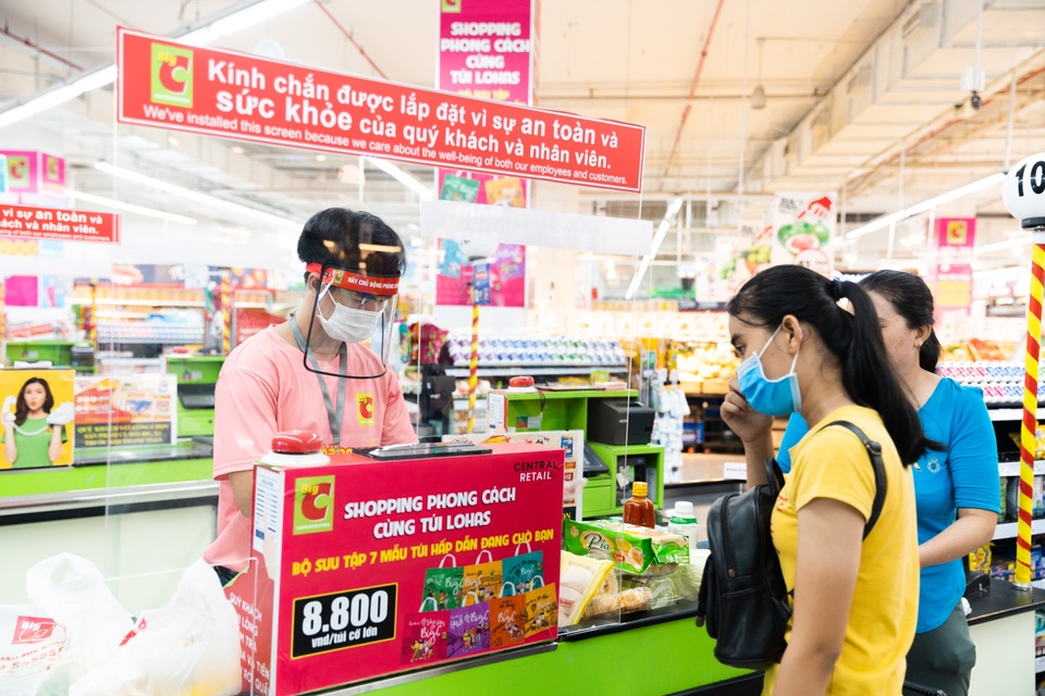 Không tích trữ lương thực, người Hà Nội bình thản trước đợt dịch lần 2 - 3 Không tích trữ lương thực, người Hà Nội bình thản trước đợt dịch lần 2 - 3
