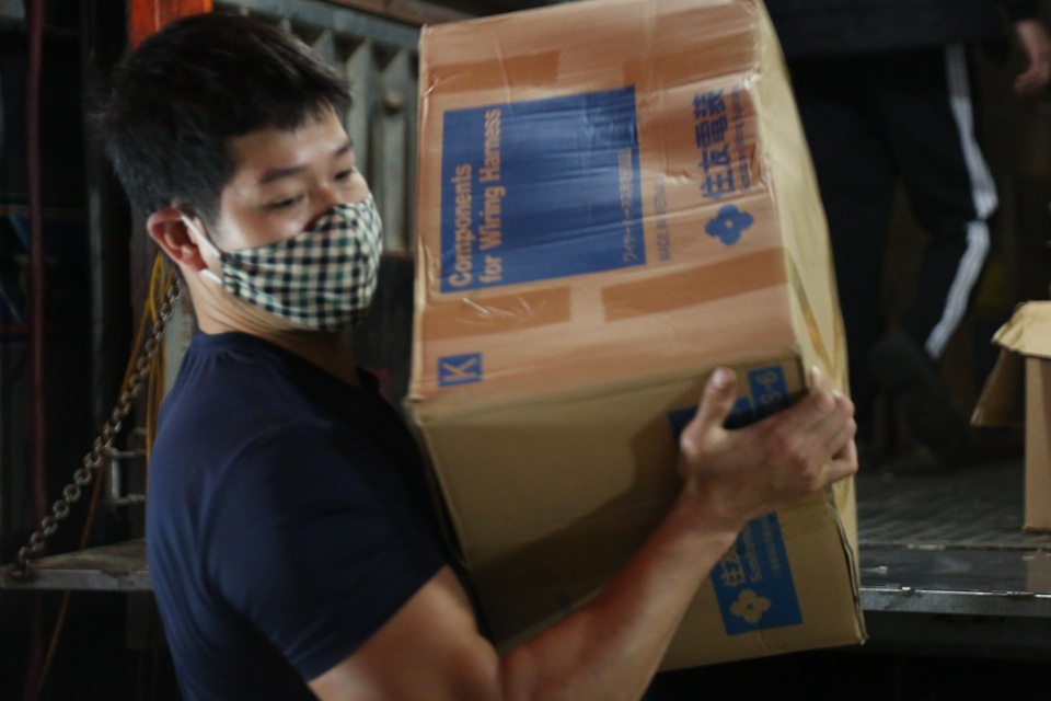 Tăng ca khi Covid-19 tạm lắng, lao động tự do mong có thêm thu nhập - 3 Tăng ca khi Covid-19 tạm lắng, lao động tự do mong có thêm thu nhập - 3