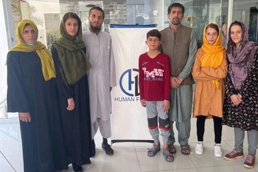 Hành trình ly kỳ thoát khỏi Afghanistan của người từng giúp đỡ ông Biden