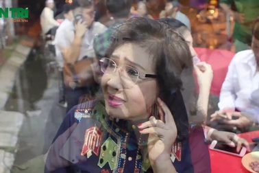 Lệ Thủy xúc động trong lễ viếng NSND Thanh Tòng