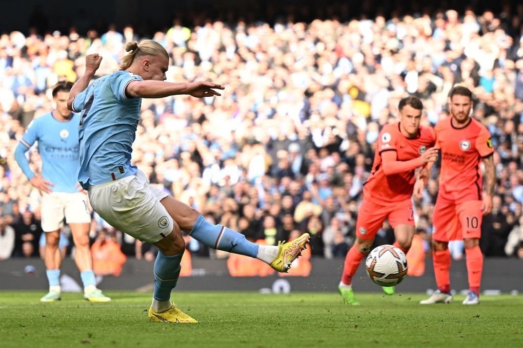 Haaland lập cú đúp, Man City áp sát ngôi đầu của Arsenal - 2 Haaland lập cú đúp, Man City áp sát ngôi đầu của Arsenal - 2