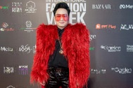 Tùng Dương "quái" trên thảm đỏ Tuần lễ Thời trang Việt Nam
