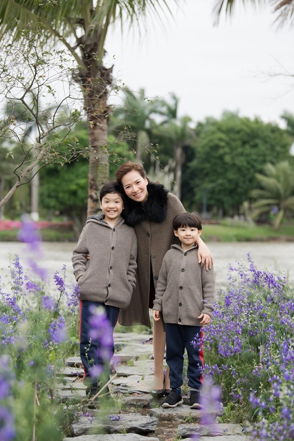 Đan Lê rạng rỡ cùng ông xã Khải Anh chụp ảnh du xuân ngày đầu năm mới - 3 Đan Lê rạng rỡ cùng ông xã Khải Anh chụp ảnh du xuân ngày đầu năm mới - 3