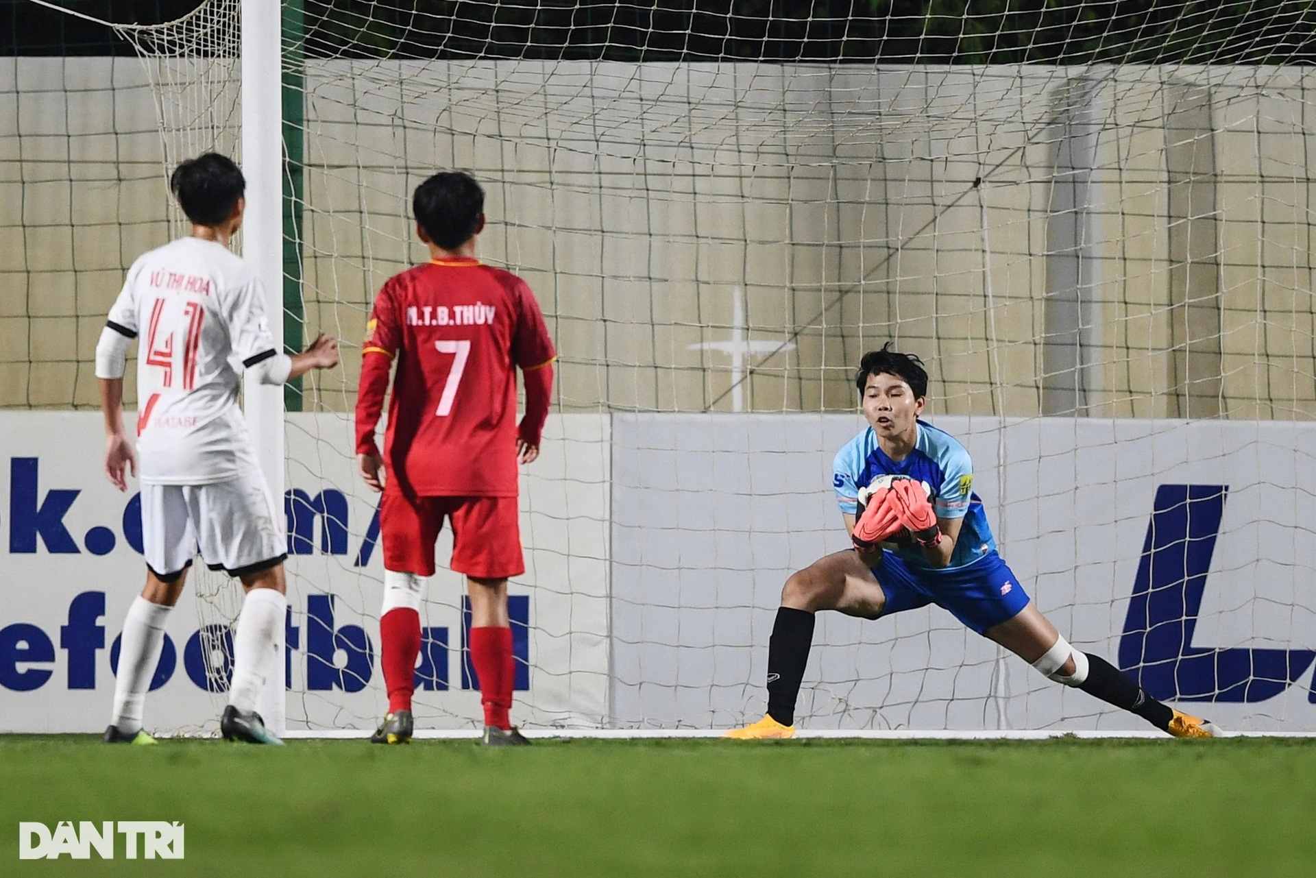 CLB TPHCM lần thứ 10 nâng cao chiếc cúp vô địch quốc gia - 8